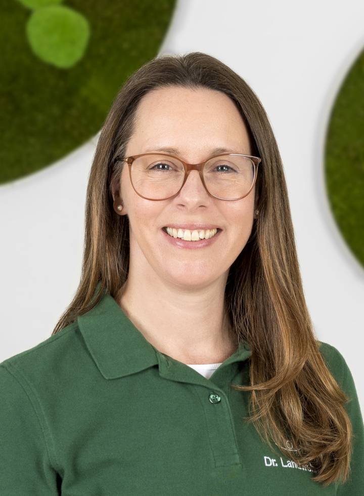 Dr. Alexa Landwehrs